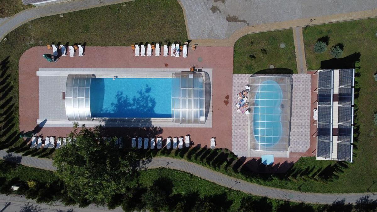 Vitapark Sonyachnyy Provans Satanov Exterior photo